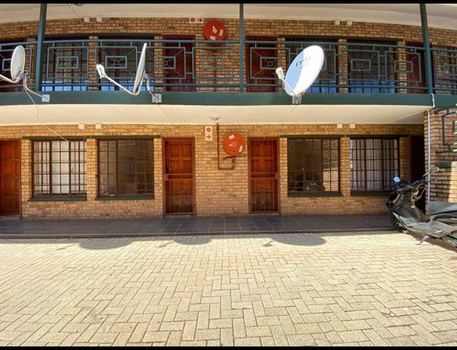 2 BEDROOM PROPERTY TO RENT IN BULT WEST